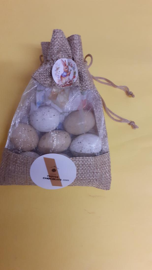 pochette oeufs de mouette praliné & oeufs caramel beurre salé